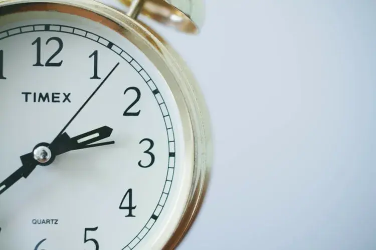 Clock representing time it takes to lose weight with a custom weight loss plan 